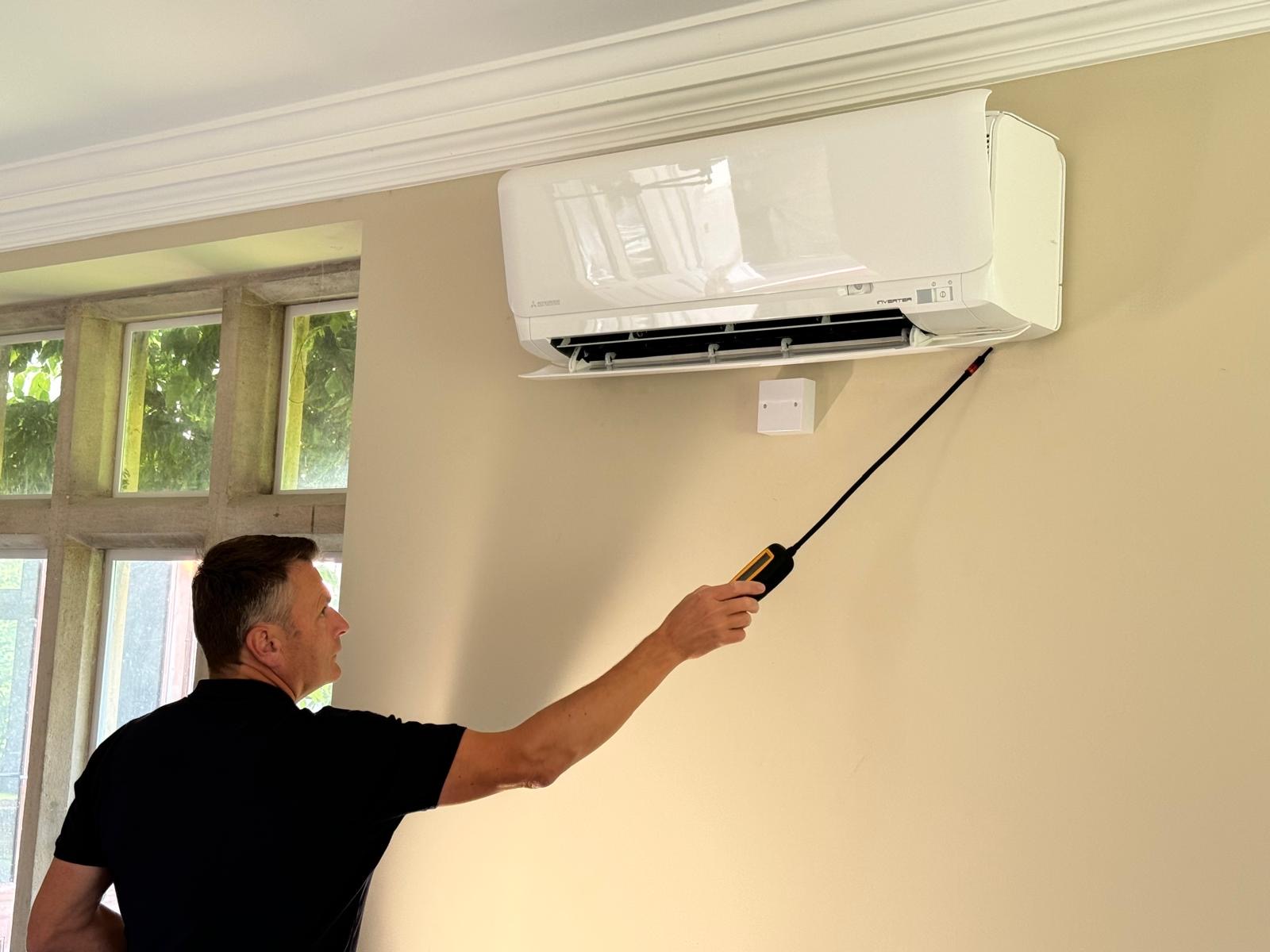 Scan with an electronic leak detector 